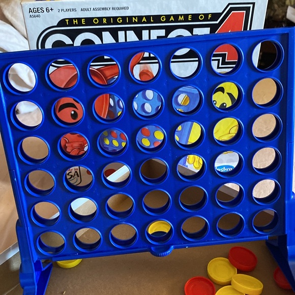 Hasbro ORIGINAL GAME OF CONNECT, 2 players Age 6+ - Picture 3 of 4